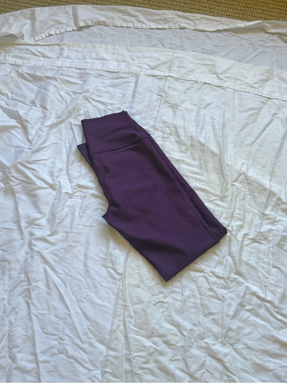 ALO Yoga High-Rise Airlift Legging - Plum